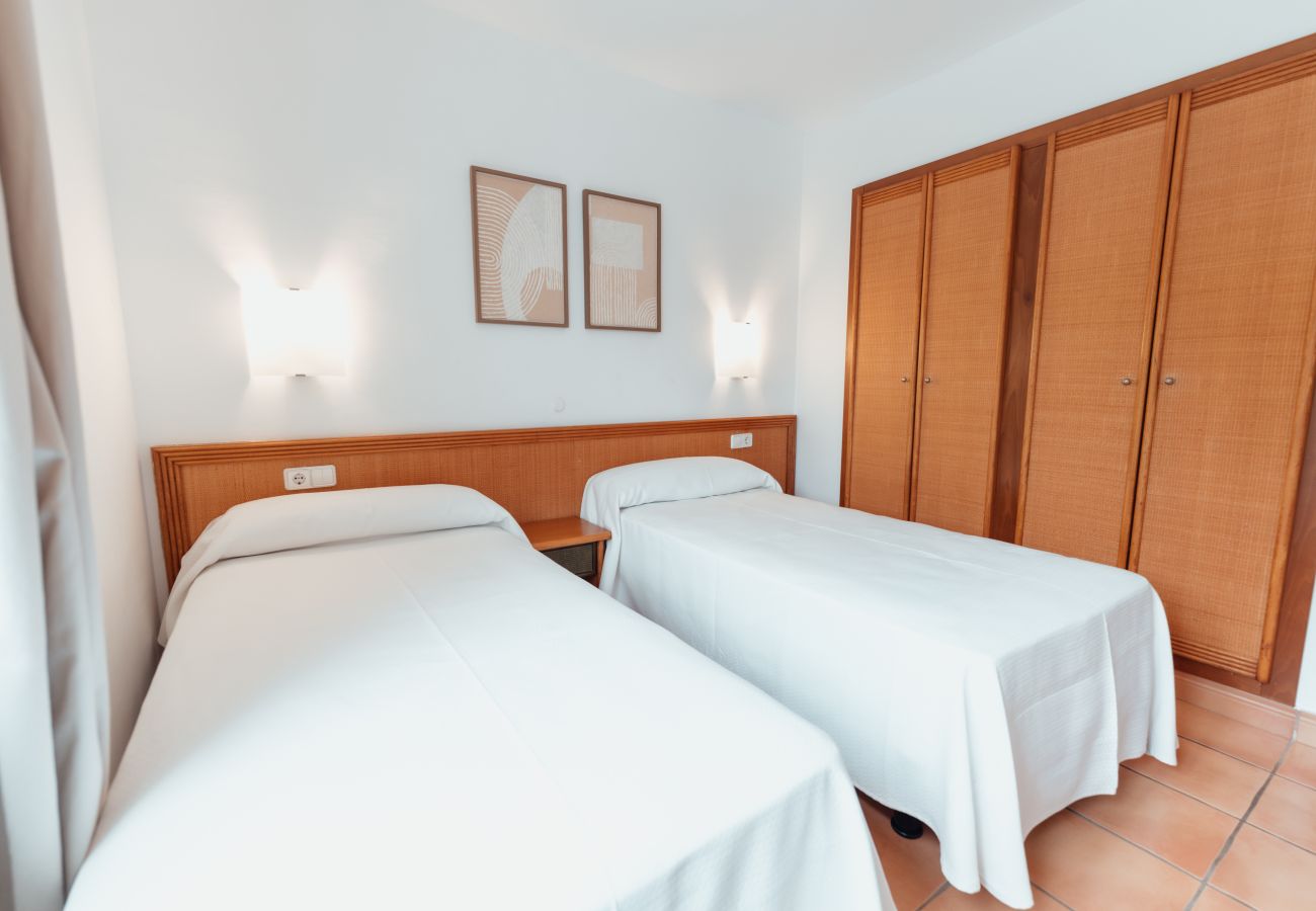 Villa à Cala Blanca - Villas Amarillas by Escape Home