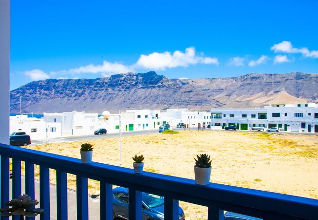  à  Famara - El Arenal de Famara by Escape Home