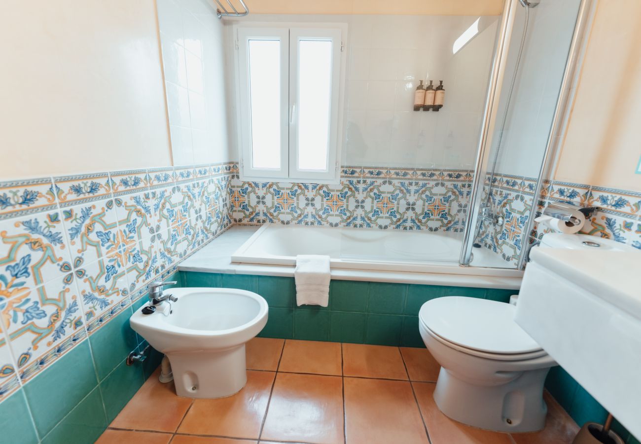 Villa em Cala Blanca - Villas Amarillas by Escape Home