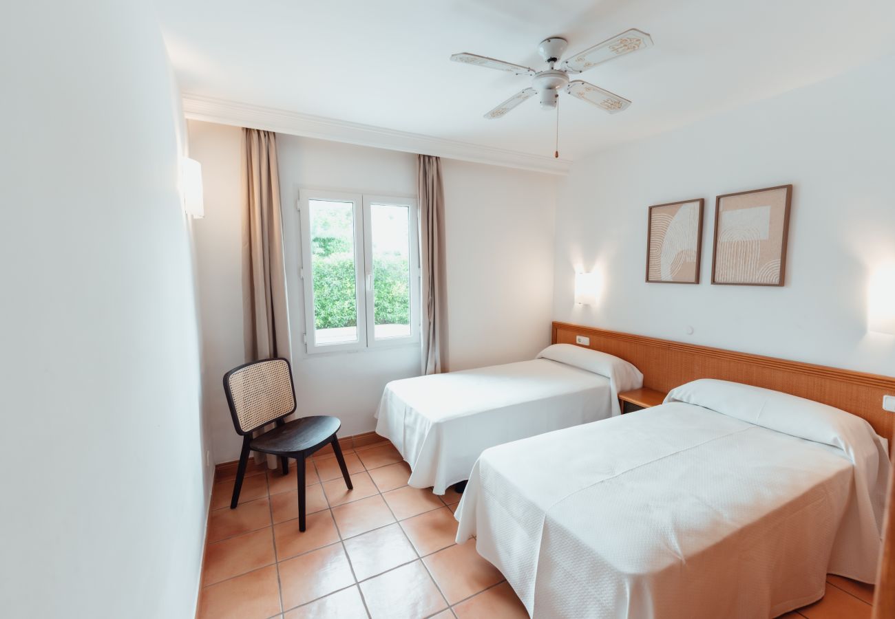 Villa em Cala Blanca - Villas Amarillas by Escape Home