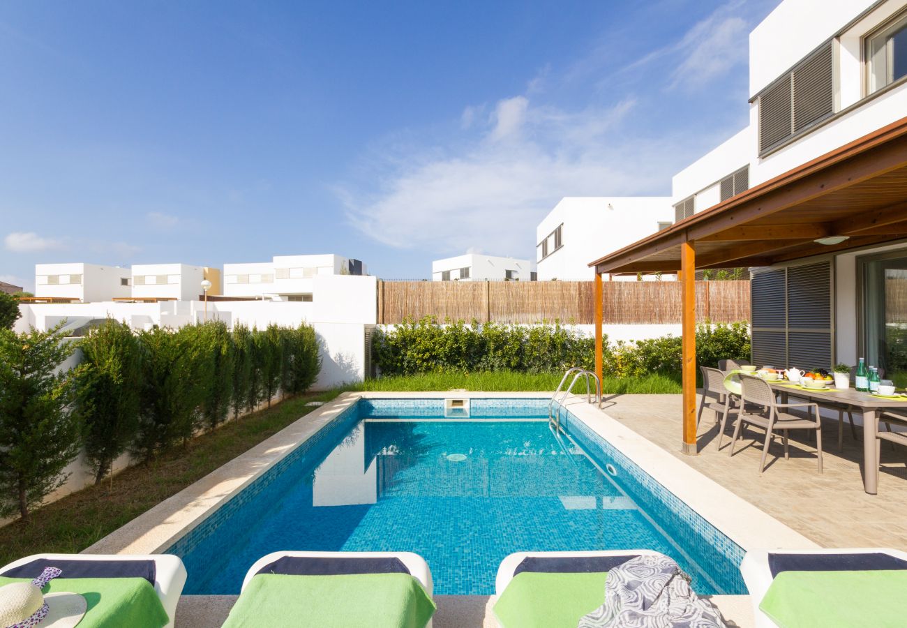 Villa em Cala´n Bosch - Villa Melody by Escape Home
