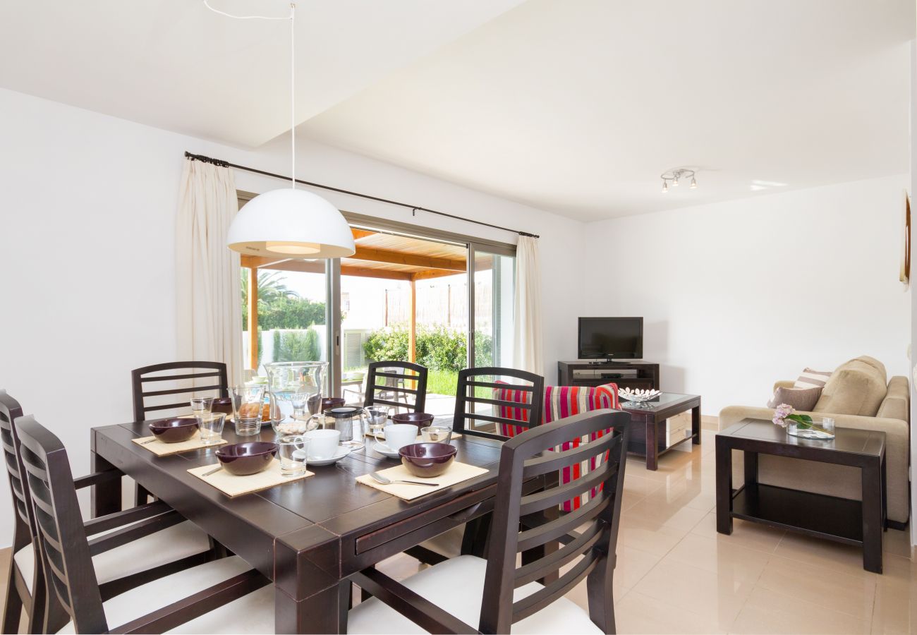 Villa em Cala´n Bosch - Villa Melody by Escape Home