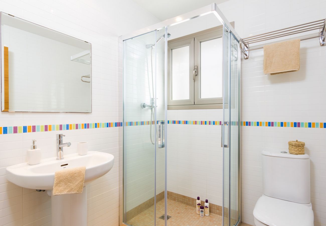 Villa em Cala´n Bosch - Villa Melody by Escape Home