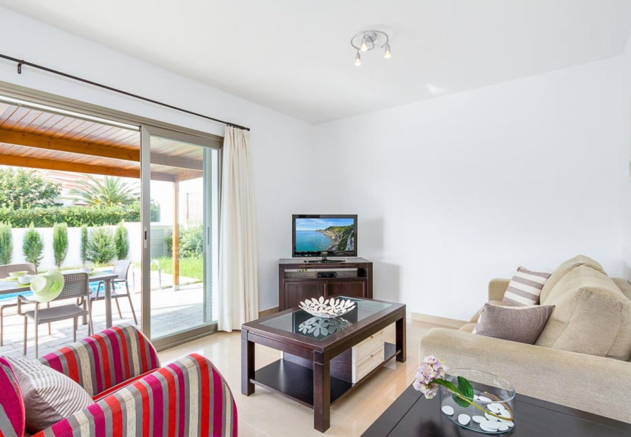 Villa em Cala´n Bosch - Villa Marinda 16 by Escape Home