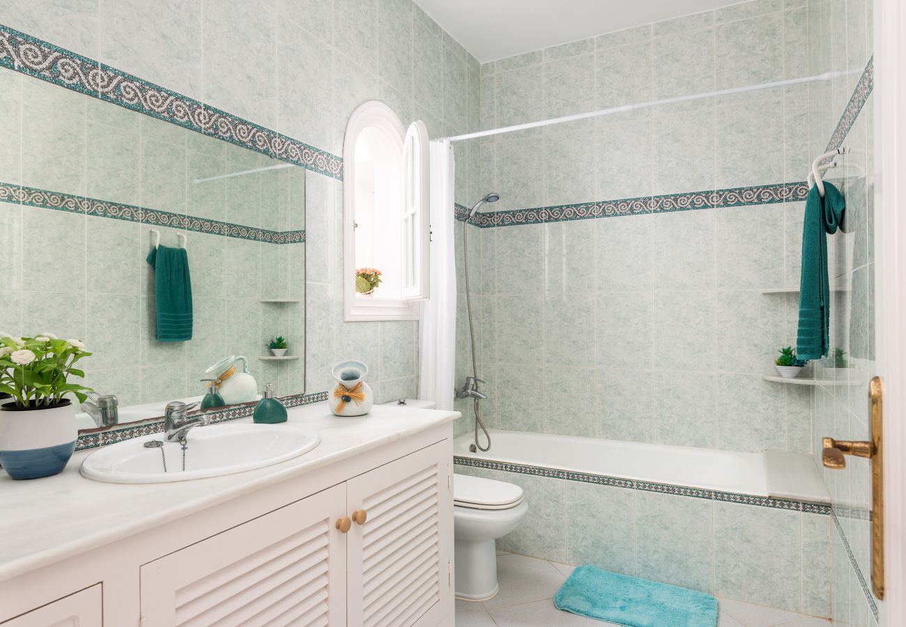 Villa em Cala Blanca - Villa Moll Moll by Escape Home