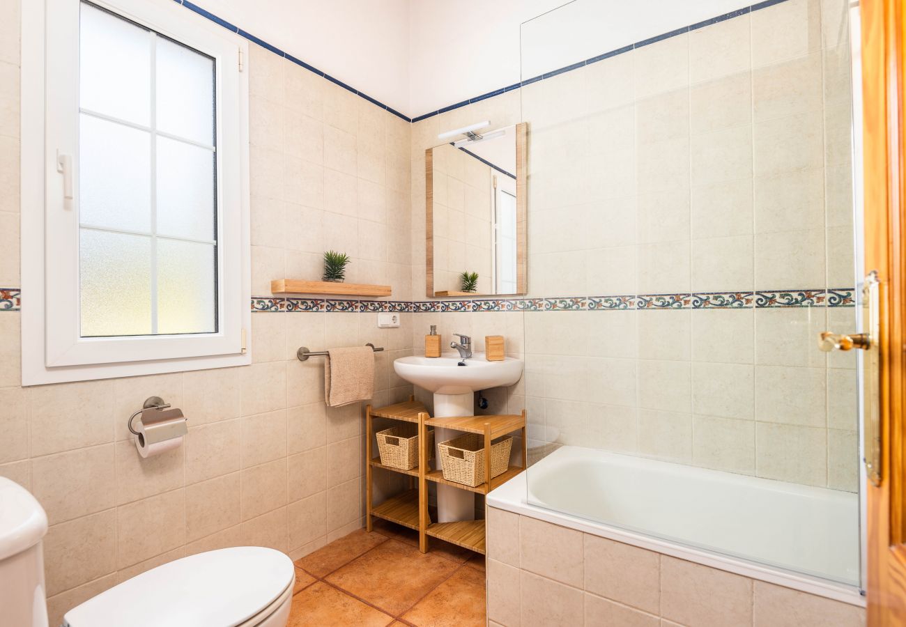 Villa em Calan Porter - Villa Rouss by Escape Home
