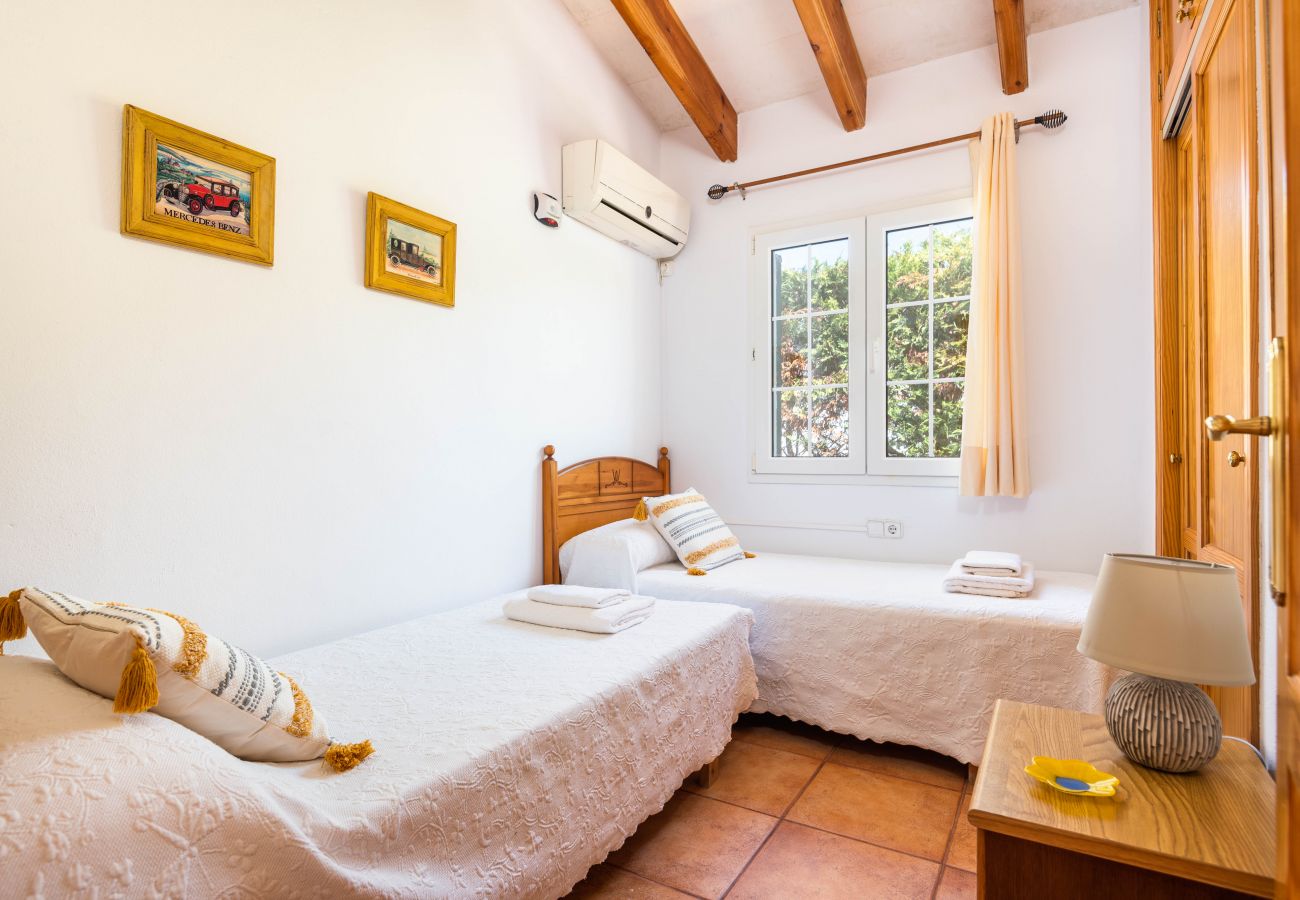 Villa em Calan Porter - Villa Rouss by Escape Home
