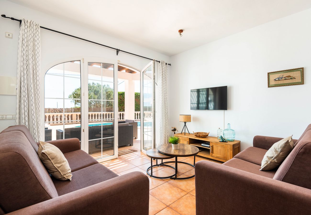 Villa em Calan Porter - Villa Rouss by Escape Home