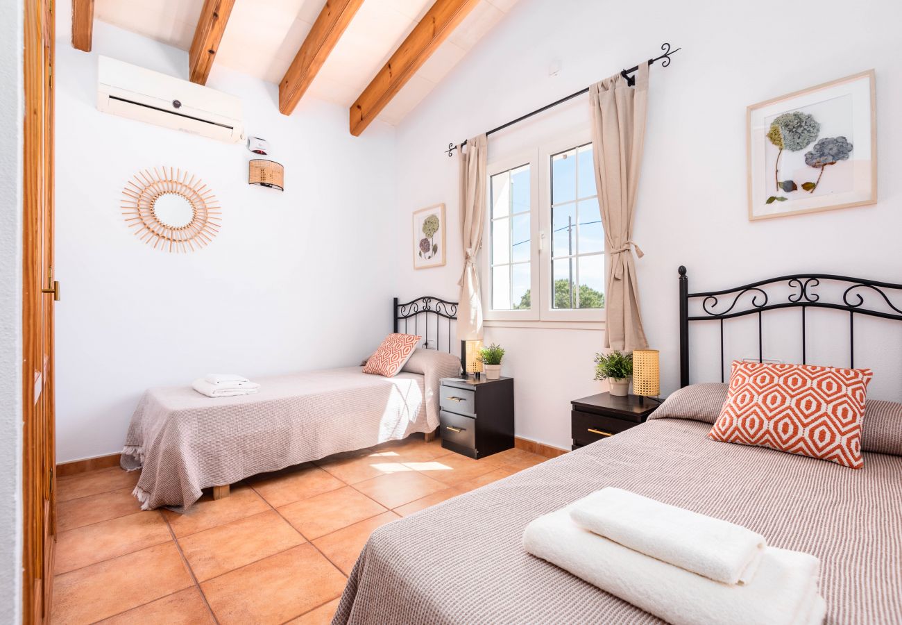 Villa em Calan Porter - Villa Rouss by Escape Home