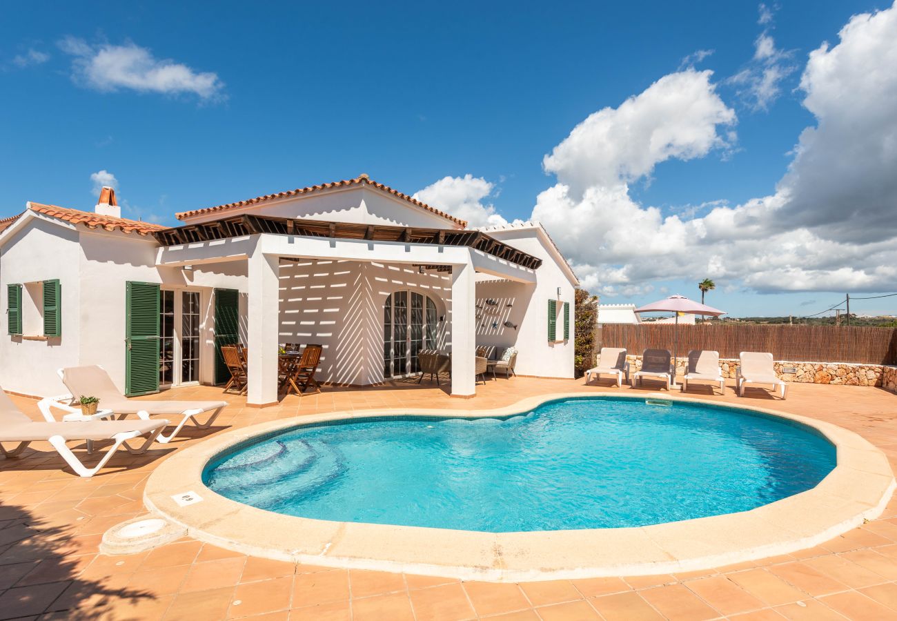 Villa em Calan Porter - Villa Rouss by Escape Home