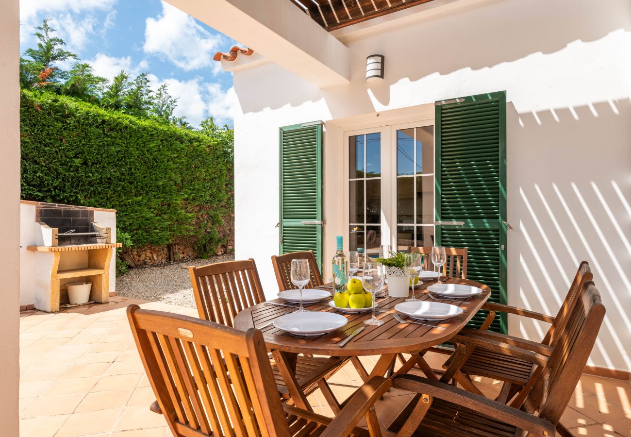 Villa em Calan Porter - Villa Rouss by Escape Home