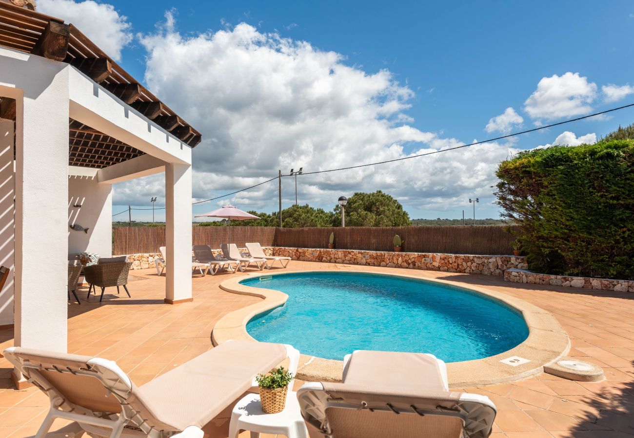 Villa em Calan Porter - Villa Rouss by Escape Home