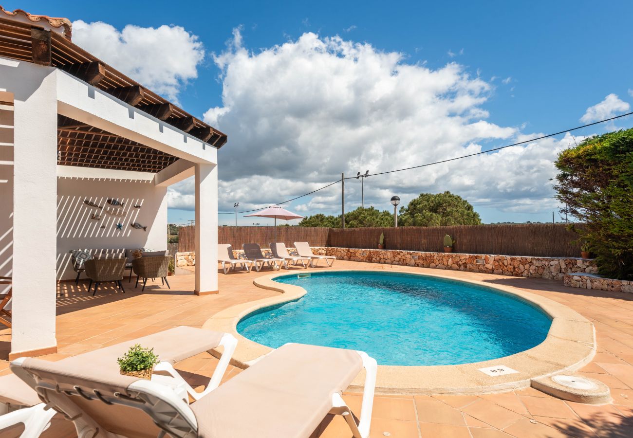 Villa em Calan Porter - Villa Rouss by Escape Home