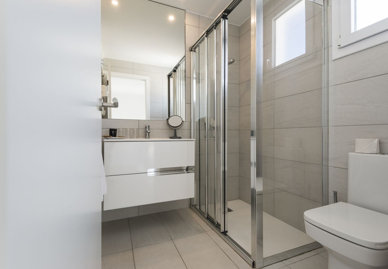 Villa em Cala´n Bosch - Villa Tomi by Escape Home