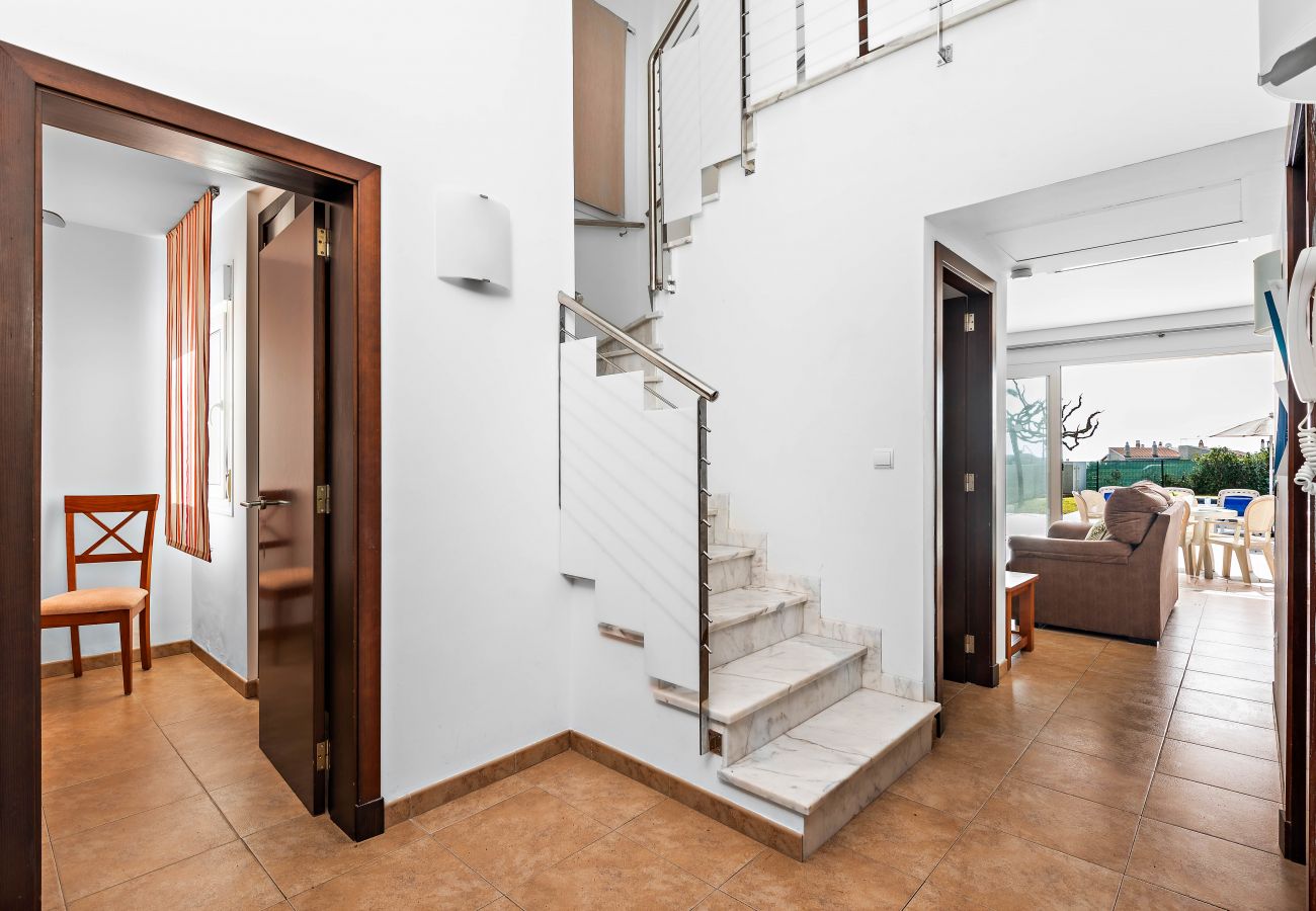 Villa em Cala´n Bosch - Villa Olivia by Escape Home