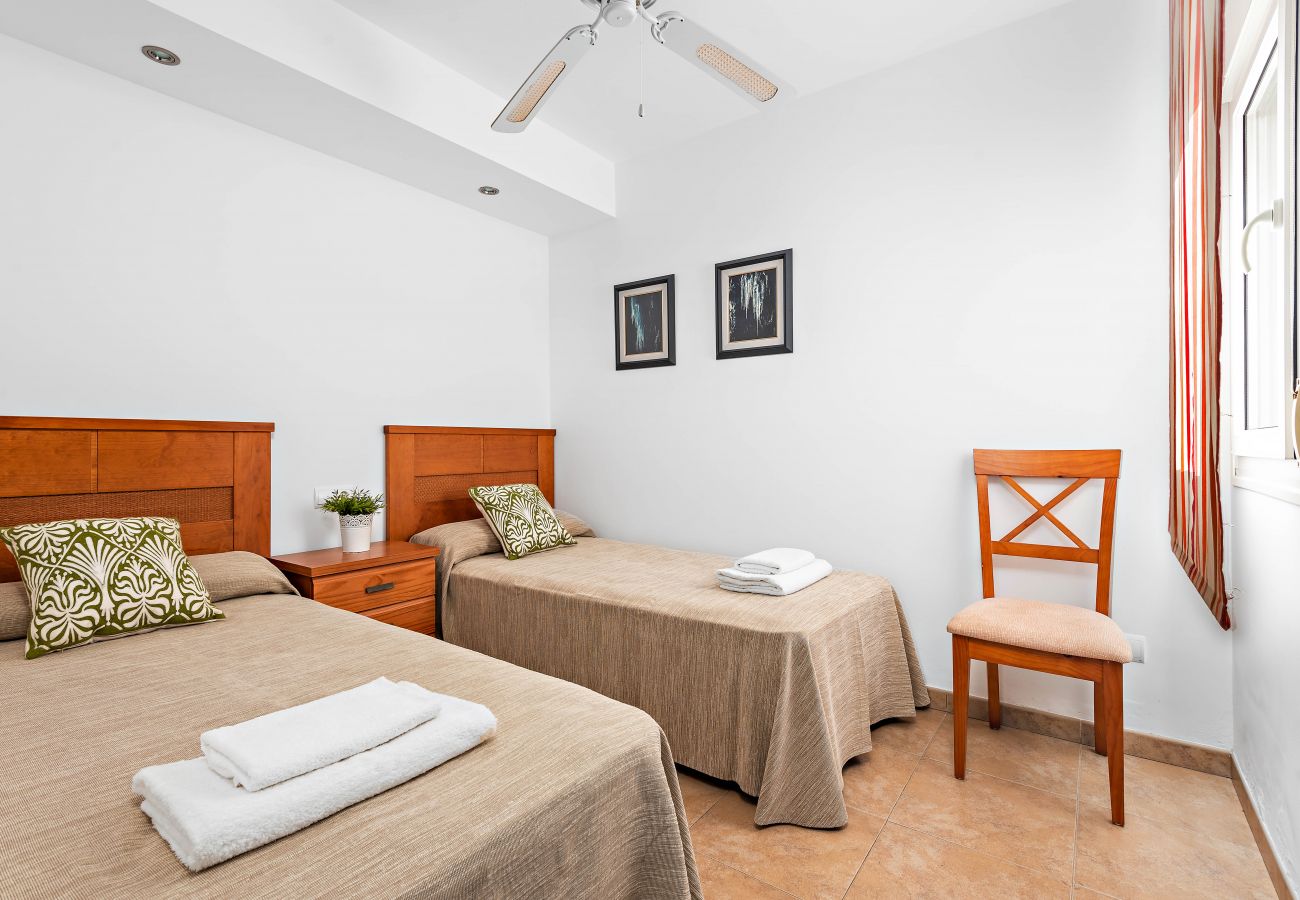 Villa em Cala´n Bosch - Villa Olivia by Escape Home