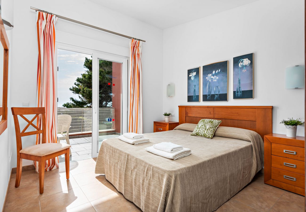 Villa em Cala´n Bosch - Villa Olivia by Escape Home