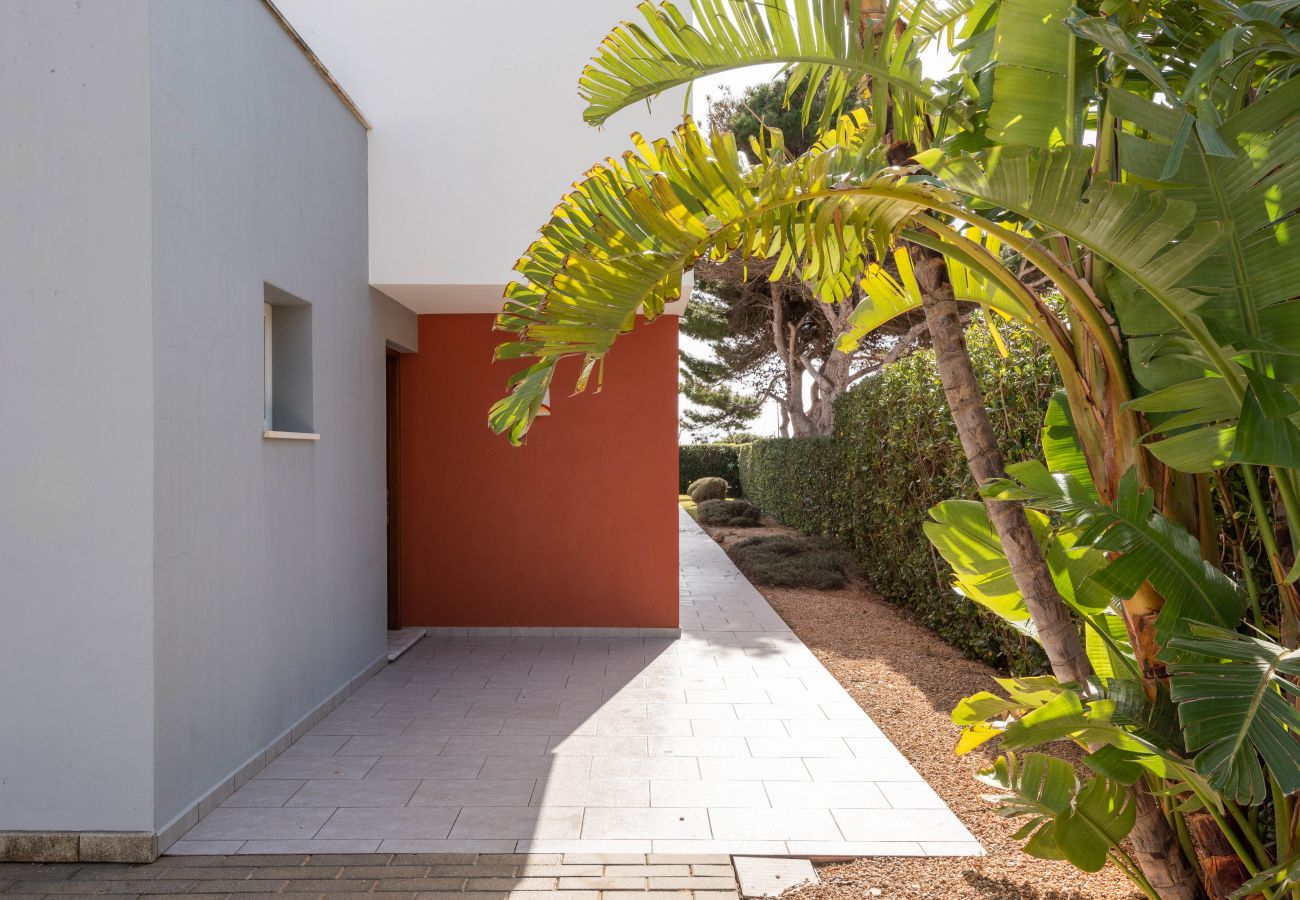 Villa em Cala´n Bosch - Villa Olivia by Escape Home
