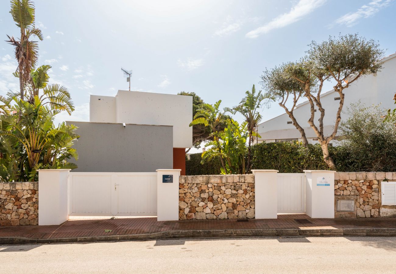 Villa em Cala´n Bosch - Villa Olivia by Escape Home