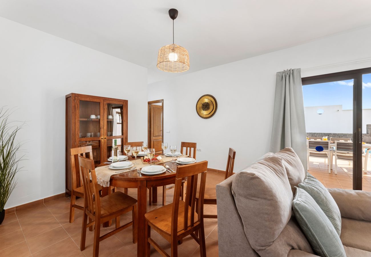 Villa em Playa Blanca - Villa Dafne by Escape Home