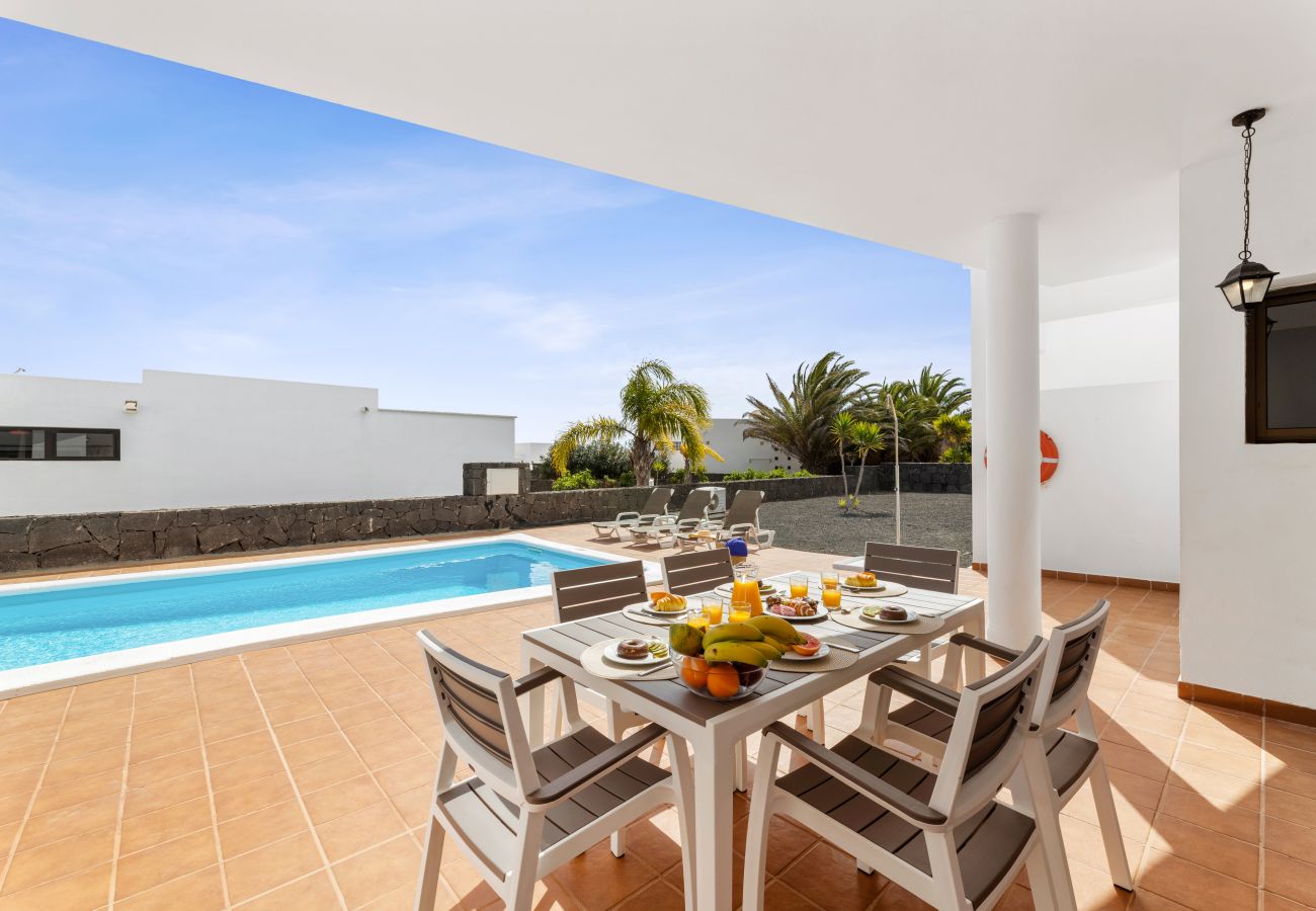 Villa em Playa Blanca - Villa Dafne by Escape Home