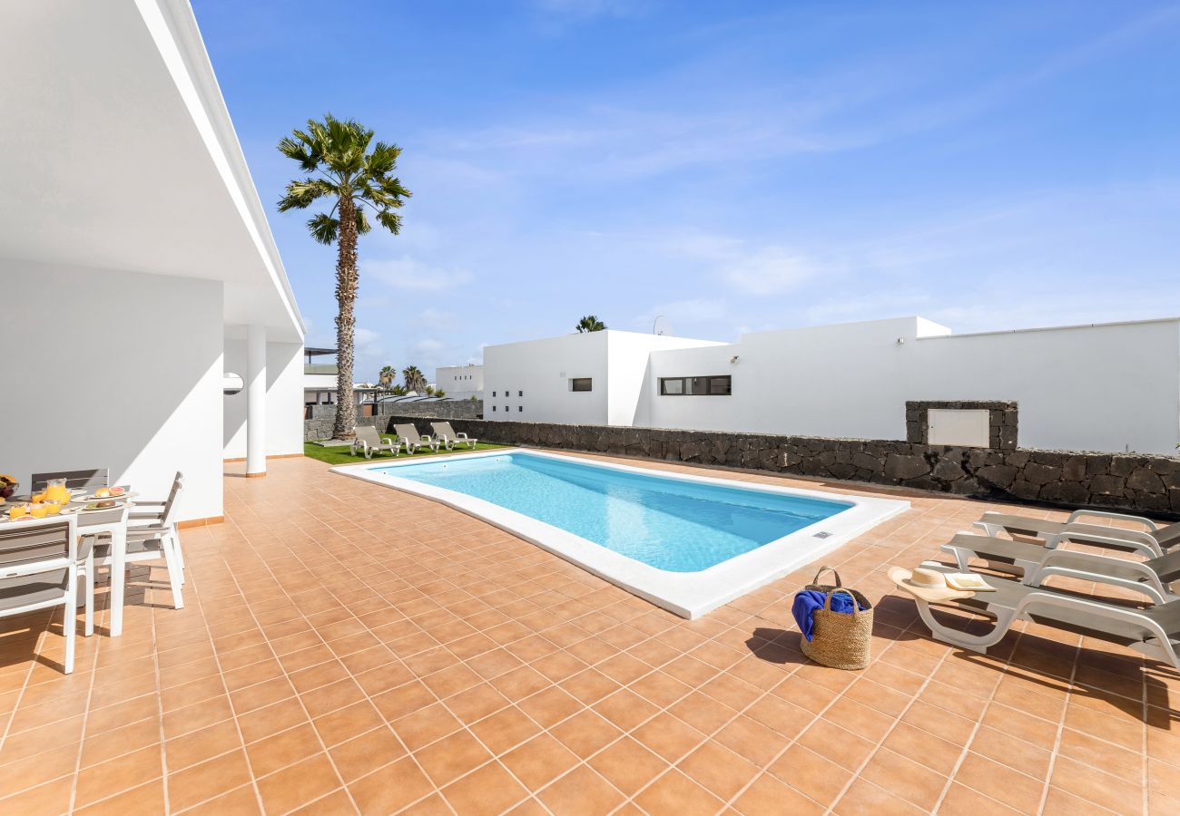 Villa em Playa Blanca - Villa Dafne by Escape Home