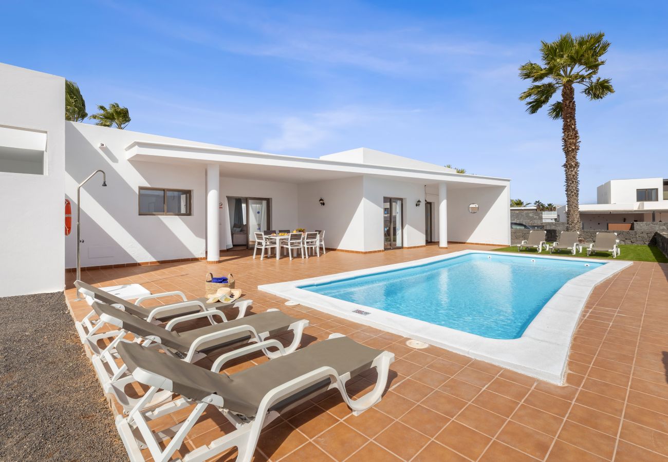 Villa em Playa Blanca - Villa Dafne by Escape Home