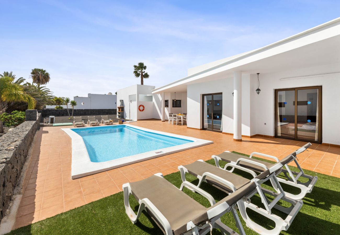 Villa em Playa Blanca - Villa Dafne by Escape Home
