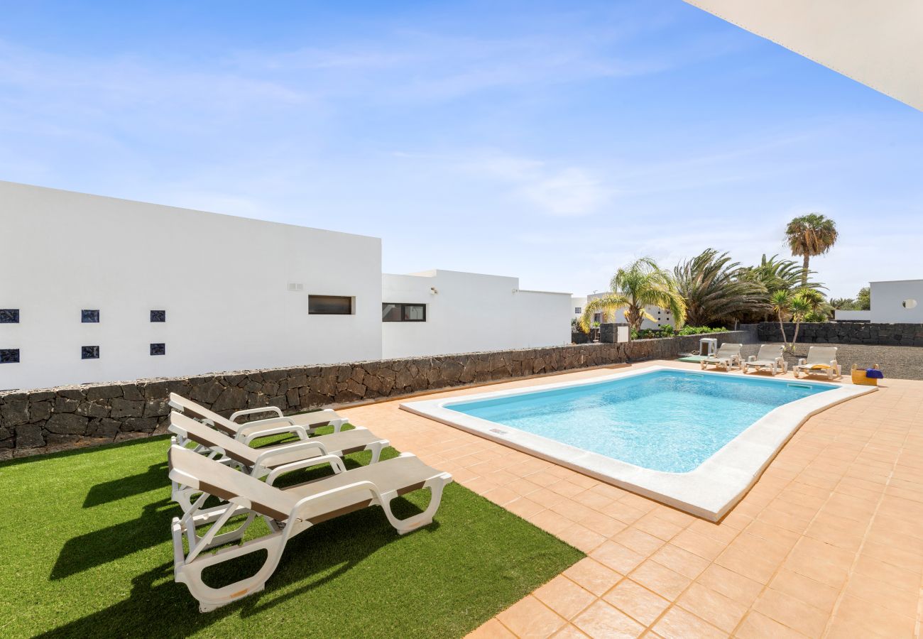 Villa em Playa Blanca - Villa Dafne by Escape Home