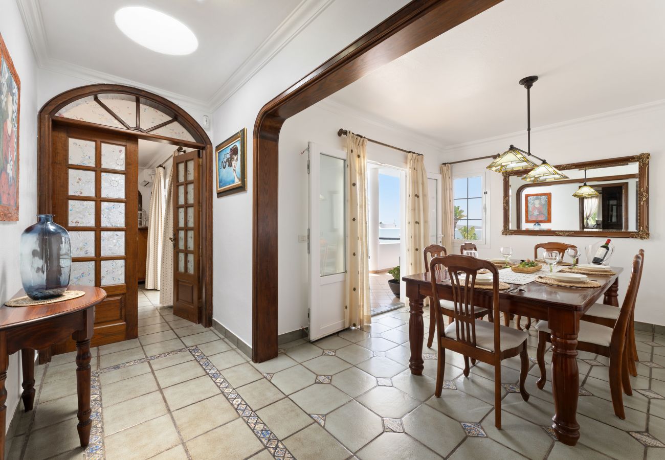 Villa em Nazaret - Casa Strelitzia by Escape Home